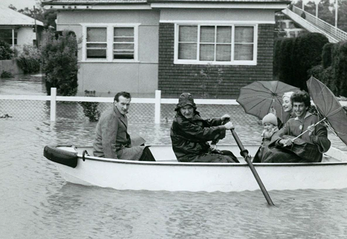 1964 flood near East Hills Footbridge