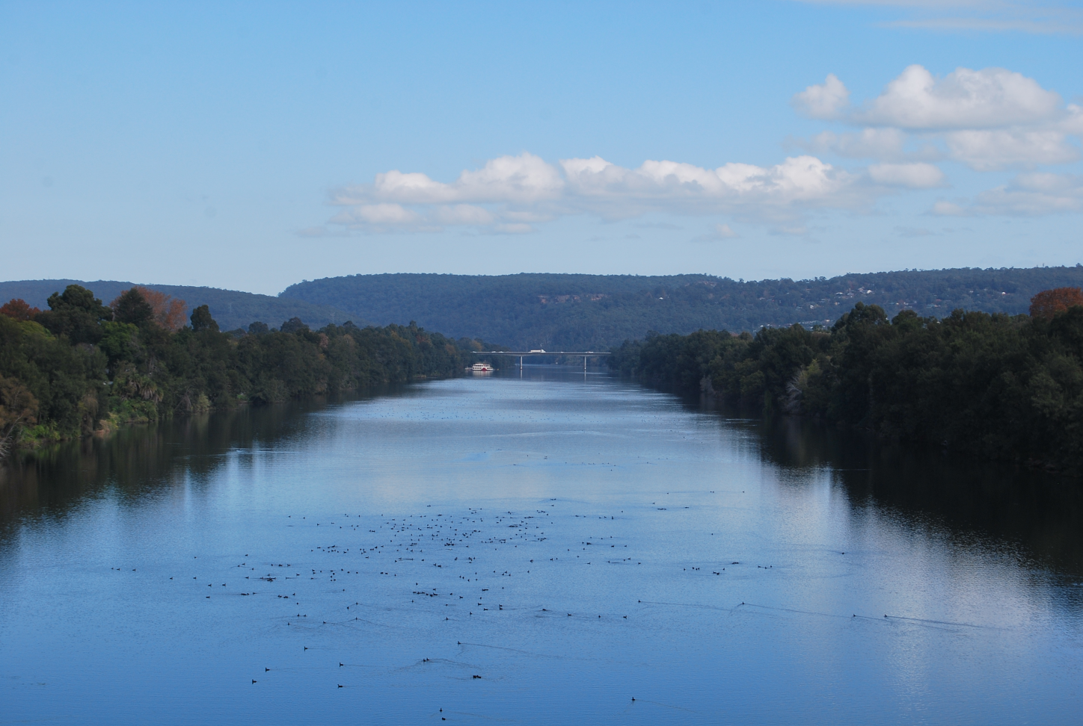 nepean-river-looking-south-west-to-tench-reserve-and-the-m4-motorway-bridge