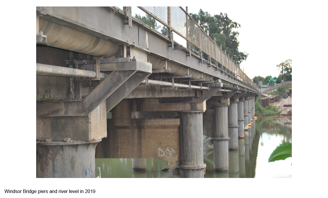 Windsor Bridge piers and river level in 2019