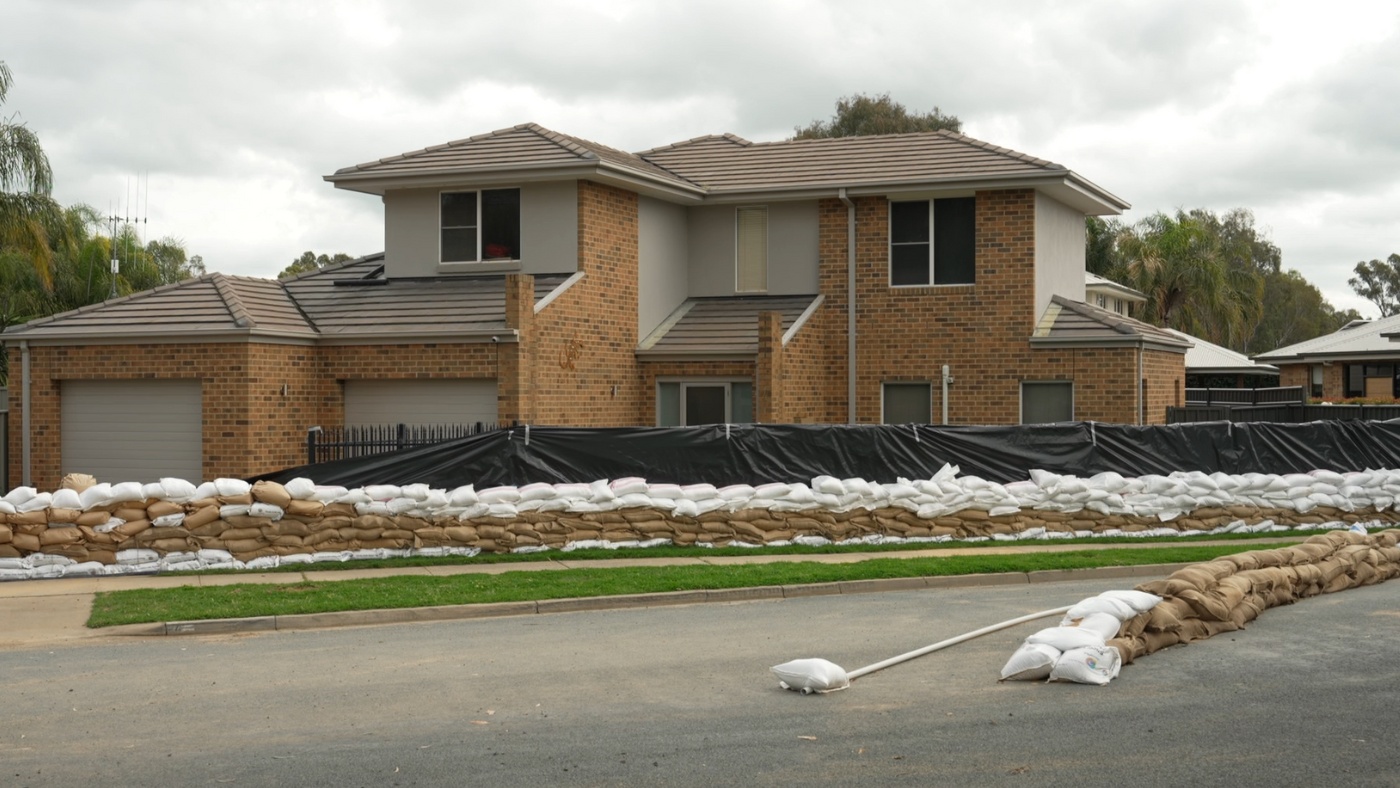 Using sandbags to protect your property