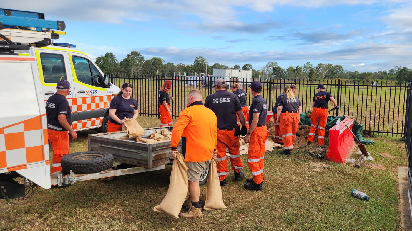 SES volunteers packing sandbags ahead of Cyclone Alfred